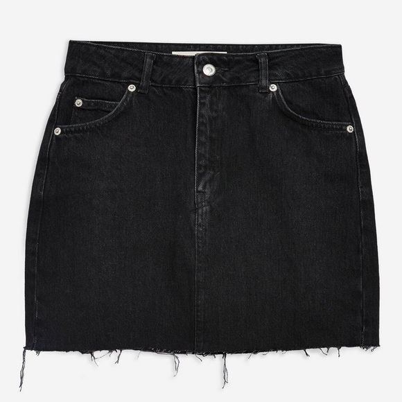 Topshop Dresses & Skirts - TOPSHOP MOTO DENIM SKIRT 🦋